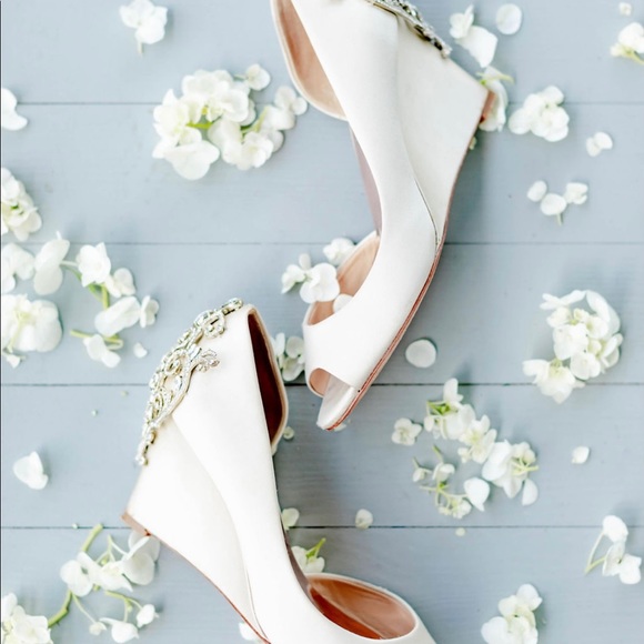 Bagdley Mischka “Meagan” wedge heel - Picture 2 of 9